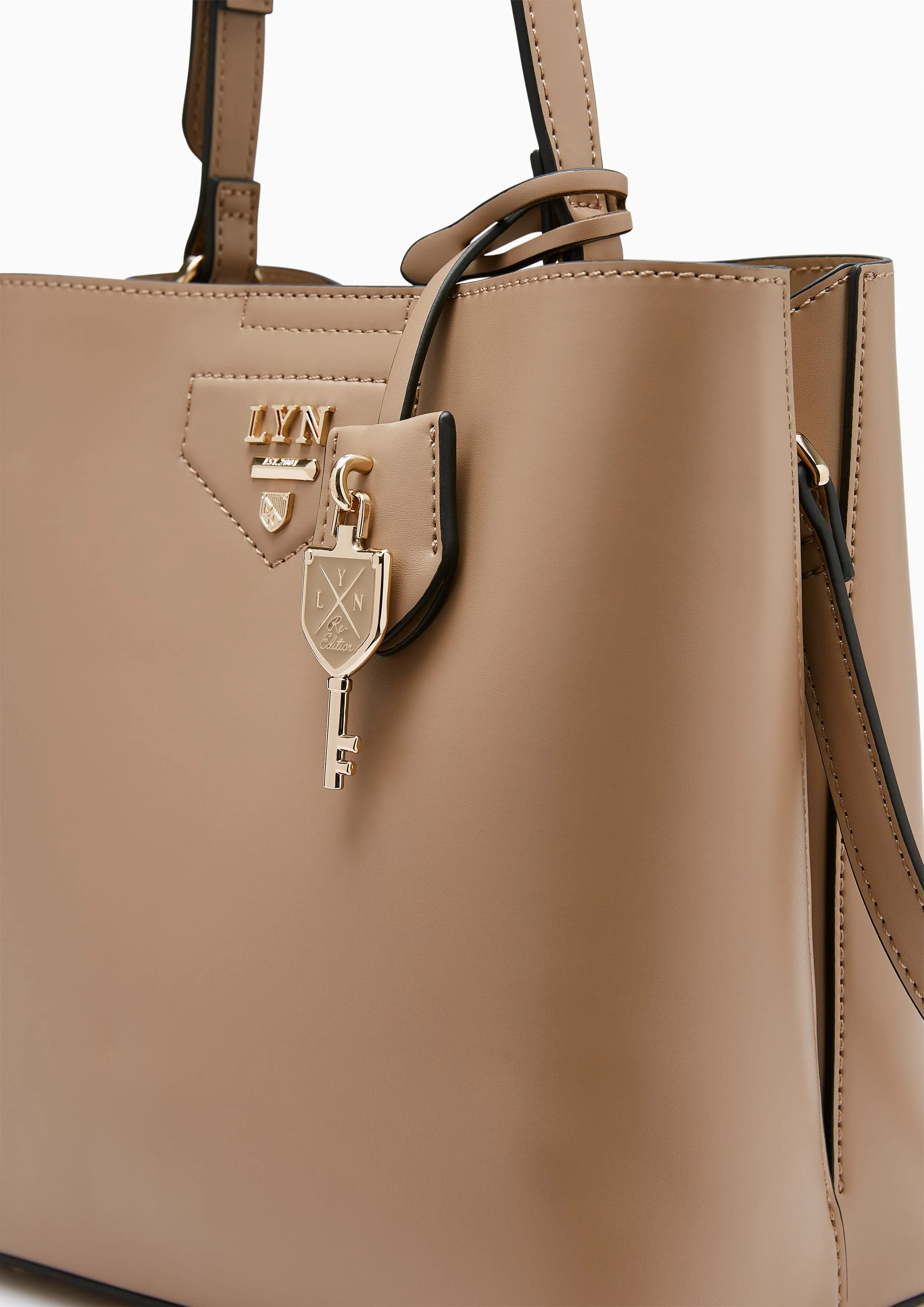 Astraea M Bucket Bag Beige